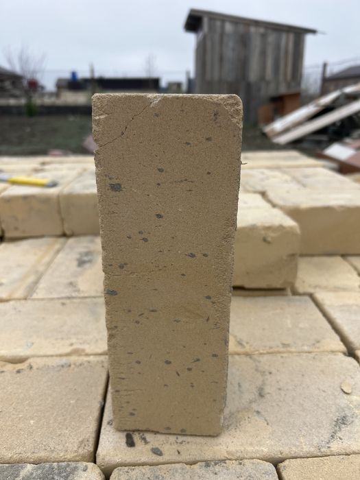 Кирпич тастар сатылады