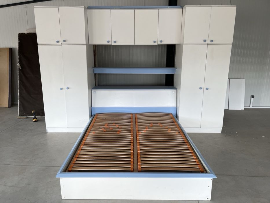 Спалня със секция