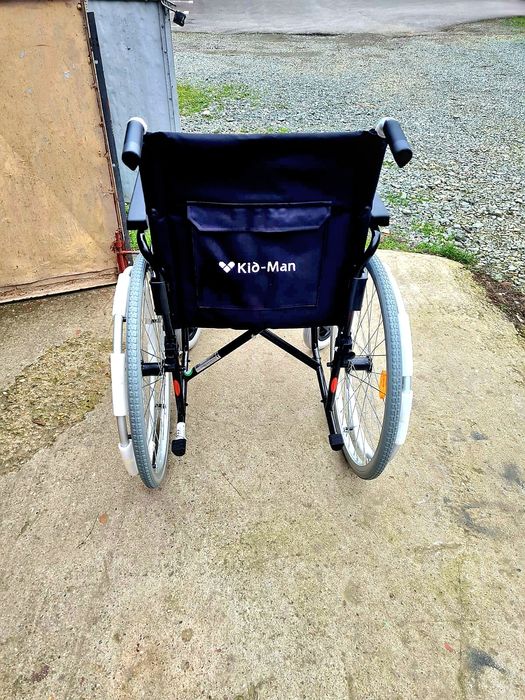 Carut cu rotile pentru persoane cu dizabilități sau handicap Nouu