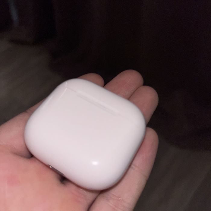 Airpods 4 продам