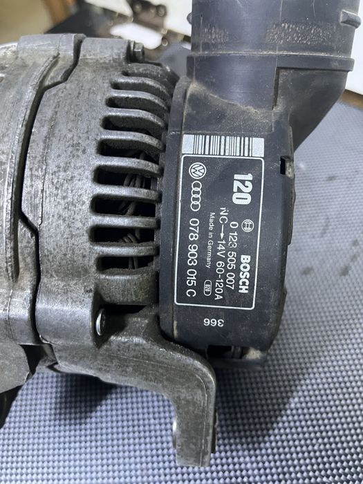 Продам генератор ауди 100 с4
