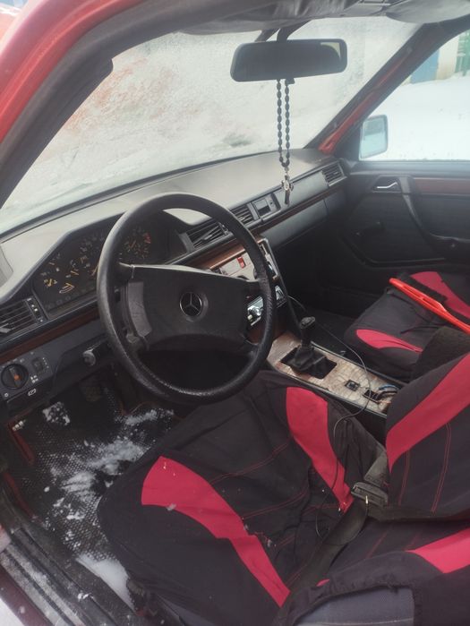 Продам Mercedes 124