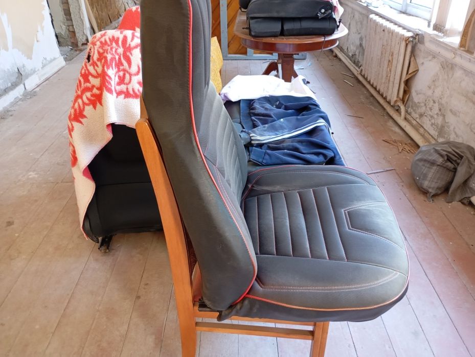 Два сиденья ваз 2107