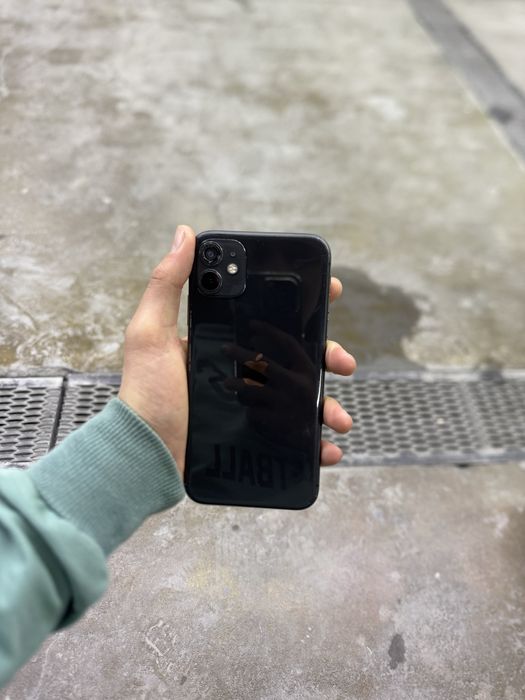 Продам iPhone 11 Айфон 11 в хорошем состоянии