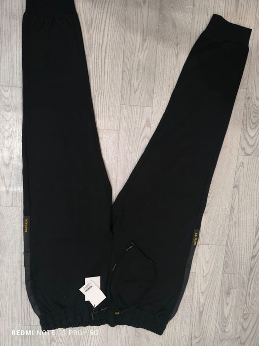Balmain Track Pants оригинал

новые с бирками