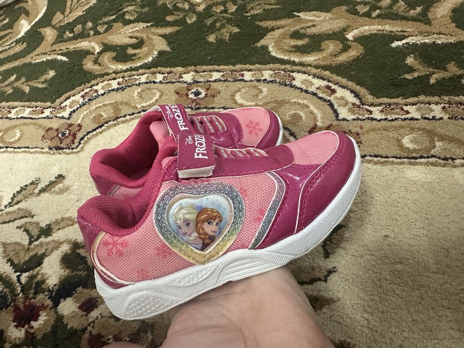 Disney Frozen размер 28 цена 80 тыс сум