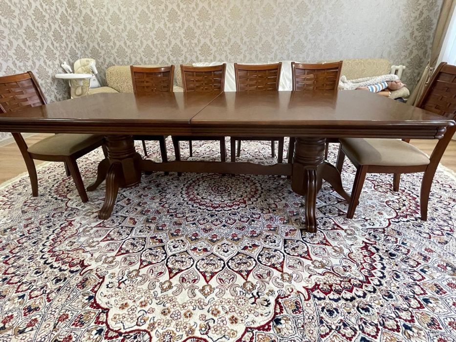 Продам стол со стульями 10 стульев