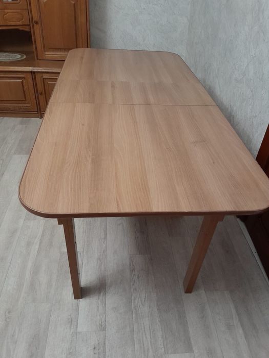 Продам стол в хорошем состоянии