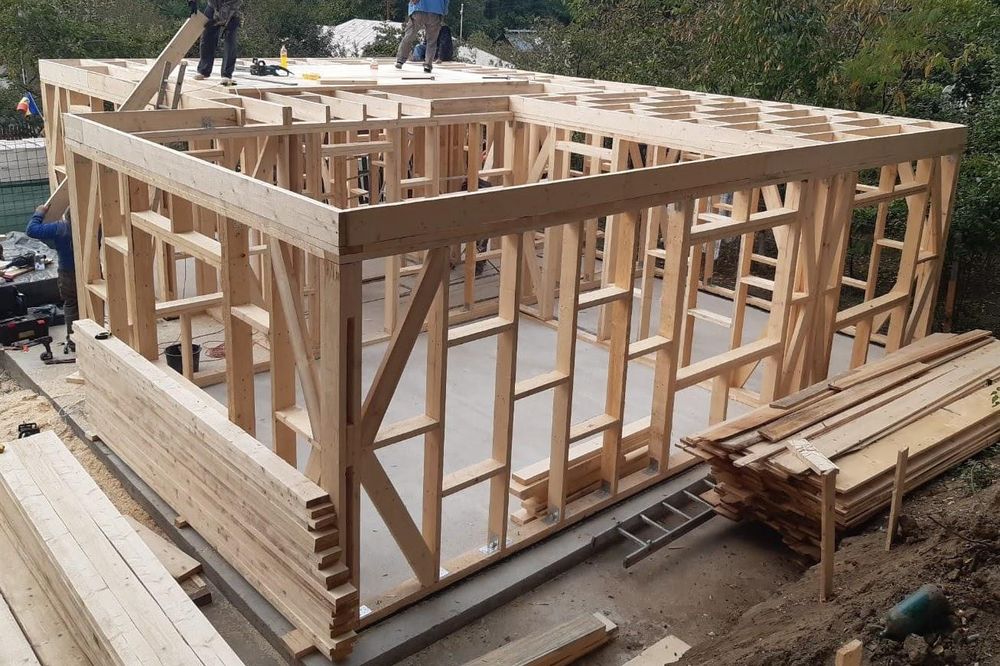 Construim case și cabane din lemn
