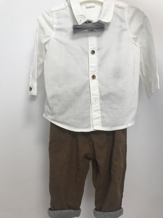 Vând costum bebe