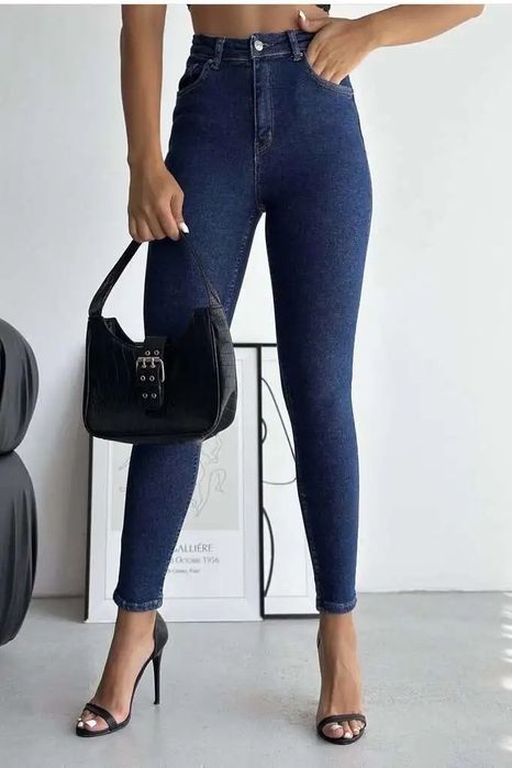 Дамски дънки М/Л размер