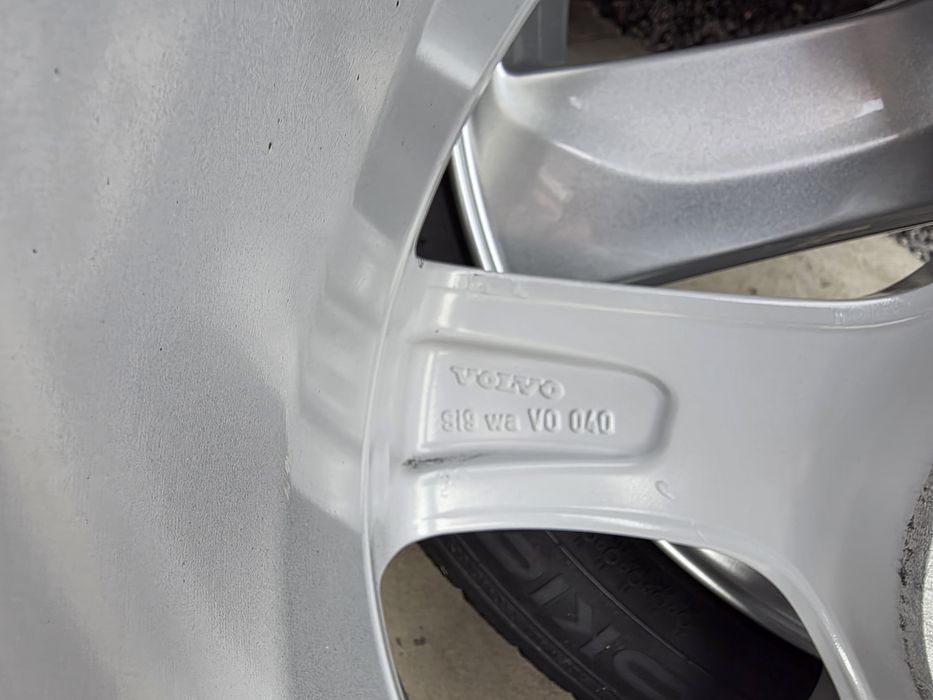ОРИГИНАЛНИ лети джанти с гуми за Volvo V60 2014 г