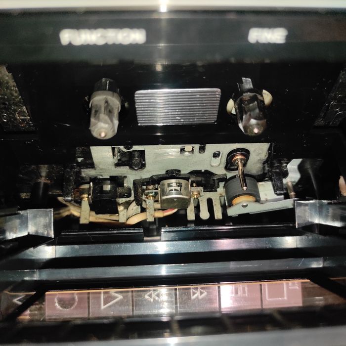 Касетофон SANYO MW211LU