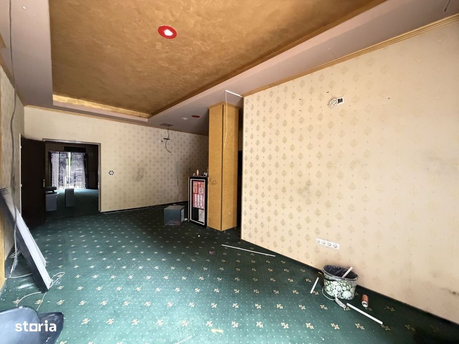 Spatiu Comercial Mioveni, Bld. Dacia, 72 mp, Centru