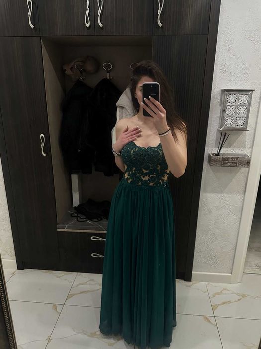 Продавам рокля за бал ,Размер М,Пловдив,