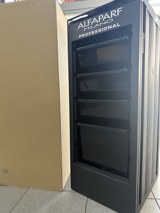 Vând ucenic pt salon de coafurã Nou ( Alfaparf Milano )