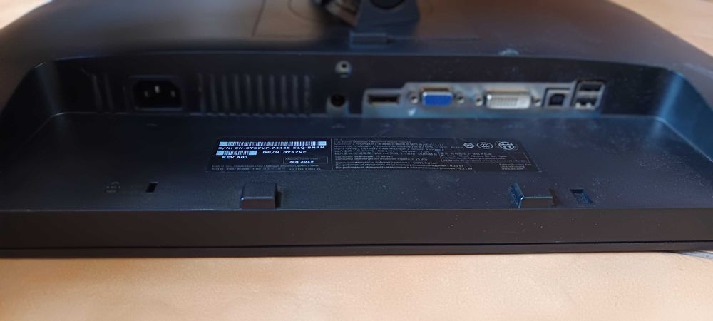 Monitor Profesional DELL P2213T, 22 Inch LED, 1680 x 1050, HDMI VGA, DVI, Display Port, USB