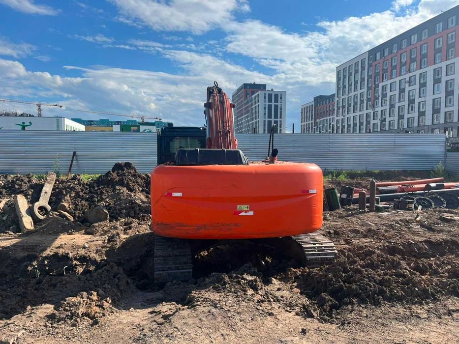 Экскаватор Hitachi 240, в хорошем состоянии