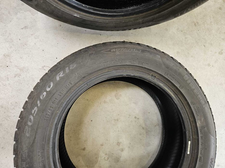 2 Anvelope IARNA 205.60.16 'Pirelli'; stare buna
