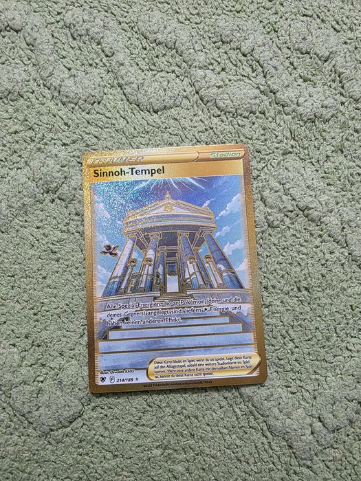 Vând carte pokemon