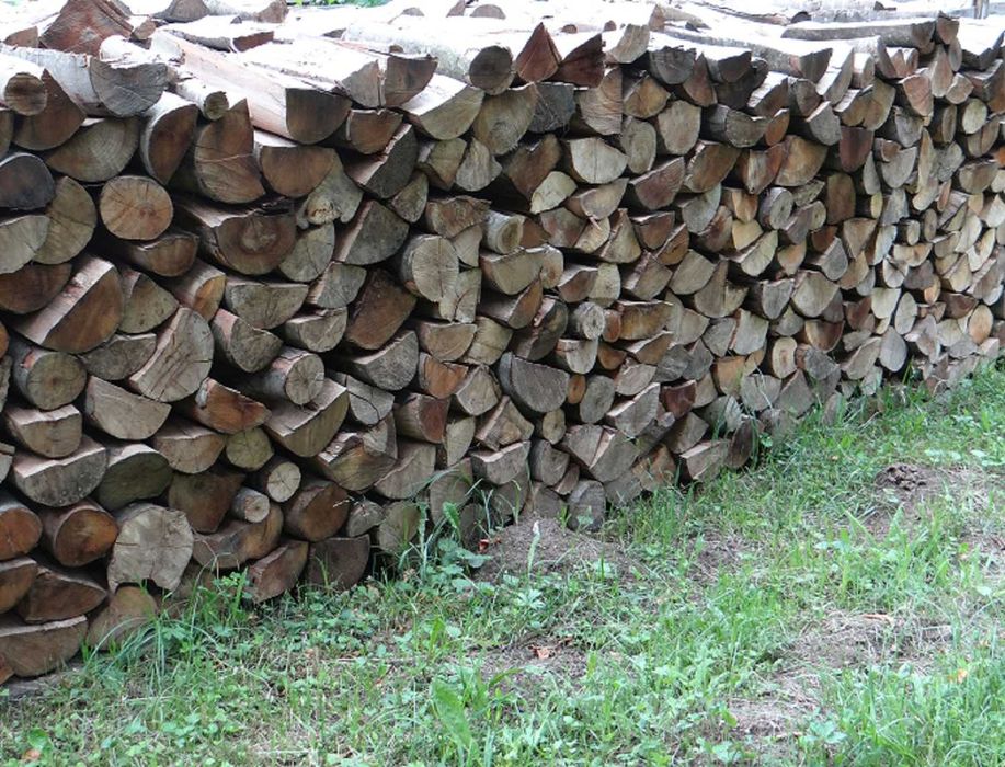vand lemne pentru foc