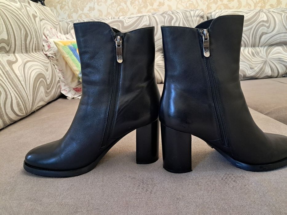 Продам кожаные сапоги