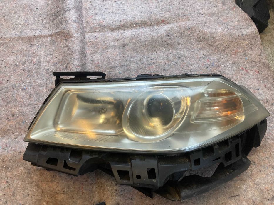 Far Faruri stanga dreapta Renault Megane 2 Facelift