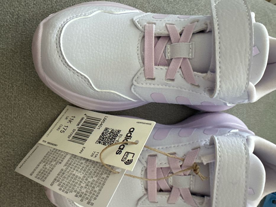 Кроссовки adidas детские