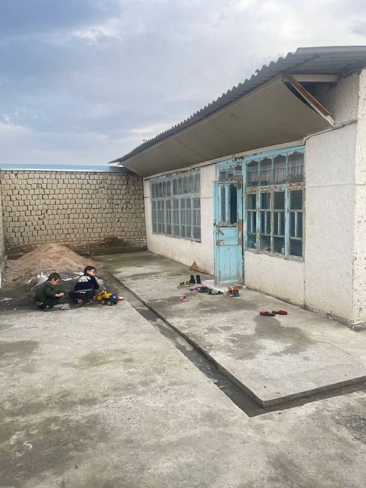 Oqtepa kocha hovli sotiladi 6 sotix