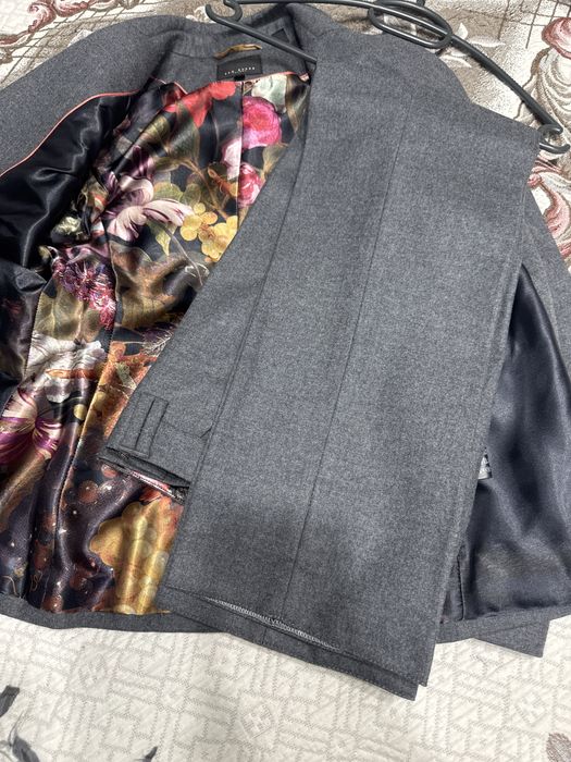 Ted Baker  костюм ,панталон и сако