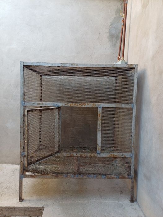 Темир кафас сотилади