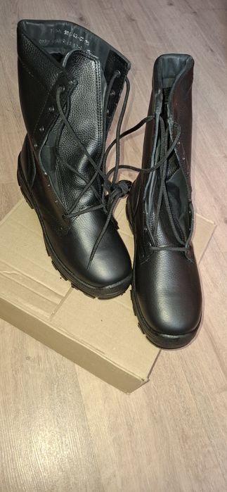 Продам берцы зимние 43 размер