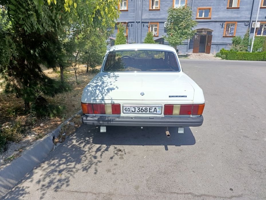 Moshina sotiladi volga 31029