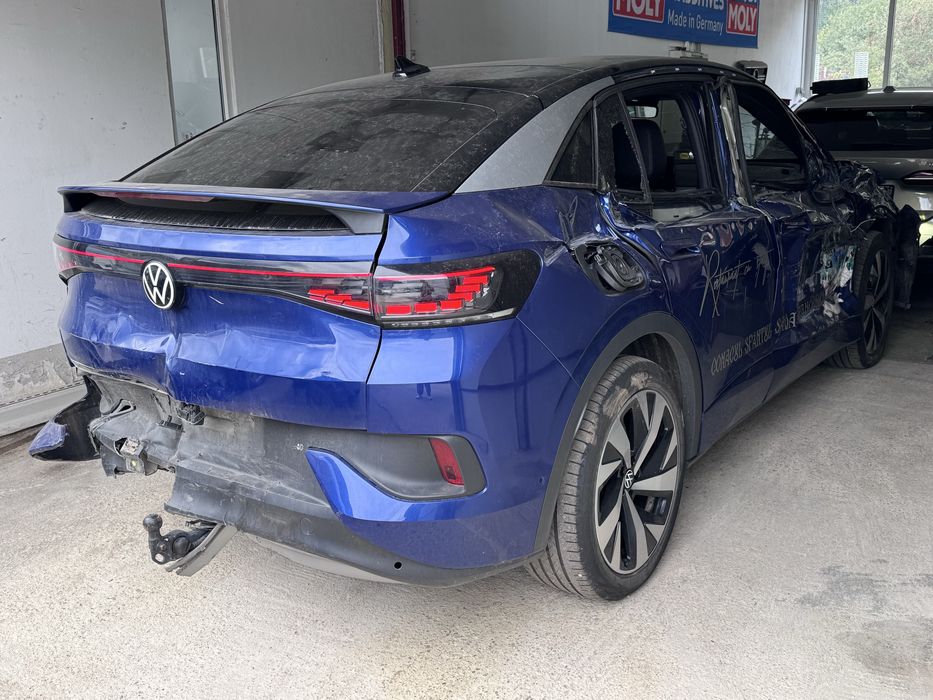 VW ID5 Pro 204 CP avariat