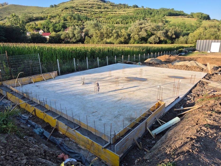 Executam case la roșu sau la gata