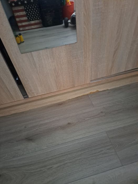 Dulap cu usi culisante