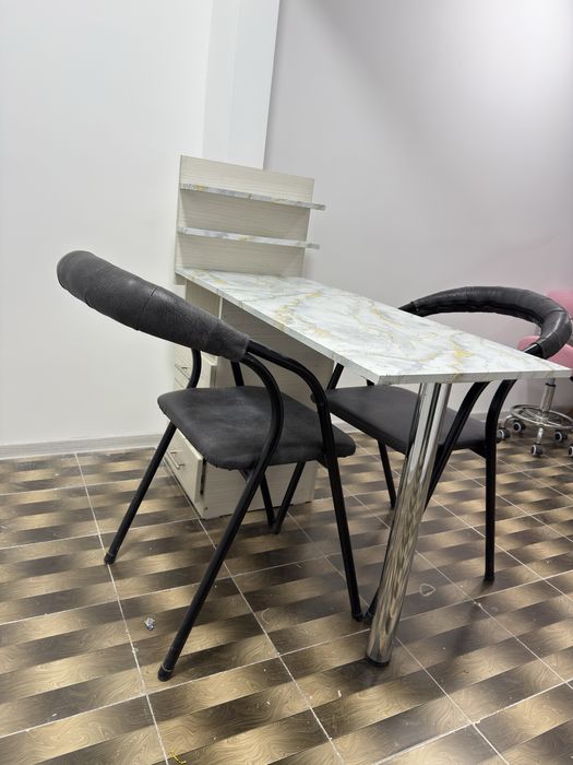 Продается маникюрный стол и стул!