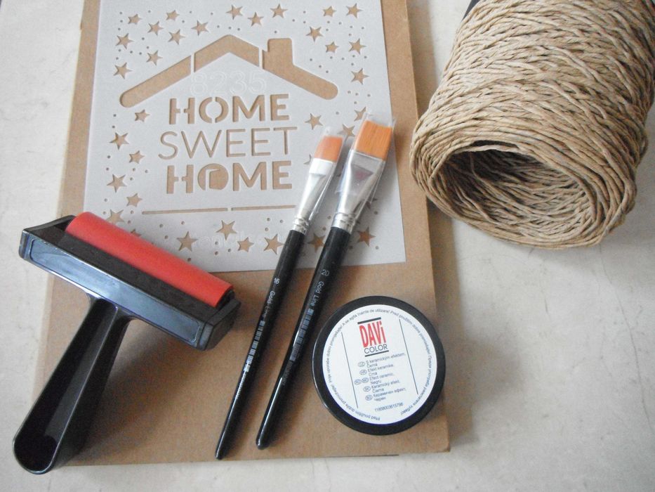 Четки, шаблон, мини шишарки, канап, ролер