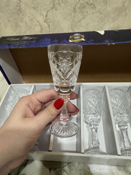 Стеклянные чаши-рюмы