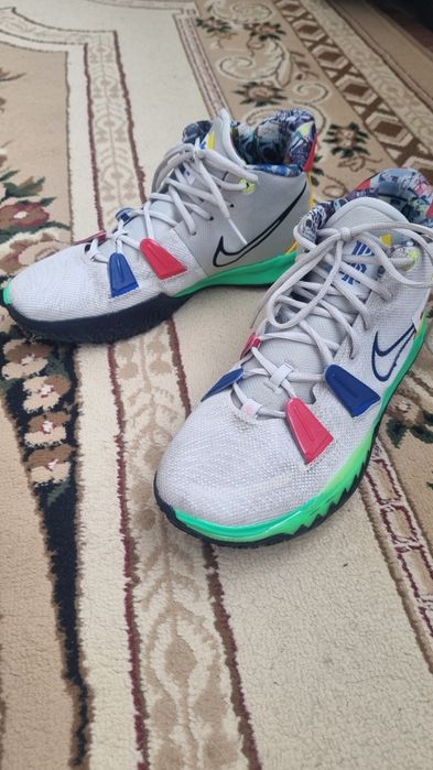 Продам баскетбольные кросовки "Kyrie"