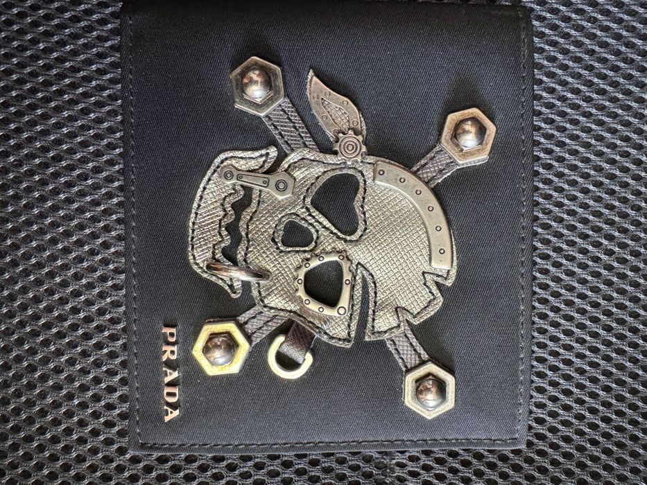 Оригинален мъжки портфейл на Prada