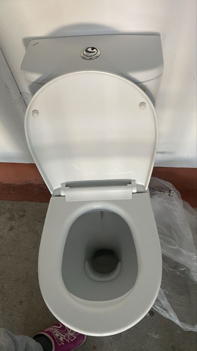 Продам унитаз б/у 15к торг