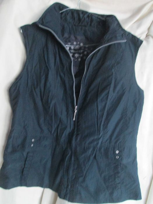 vesta neagra Barbara Lebek M