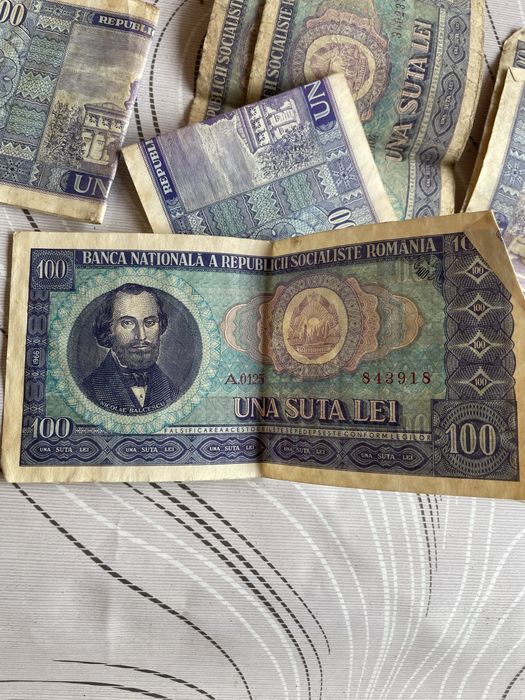 Vand 10 bacnote de 100 de lei din 1966, unle in stare impecabila ,