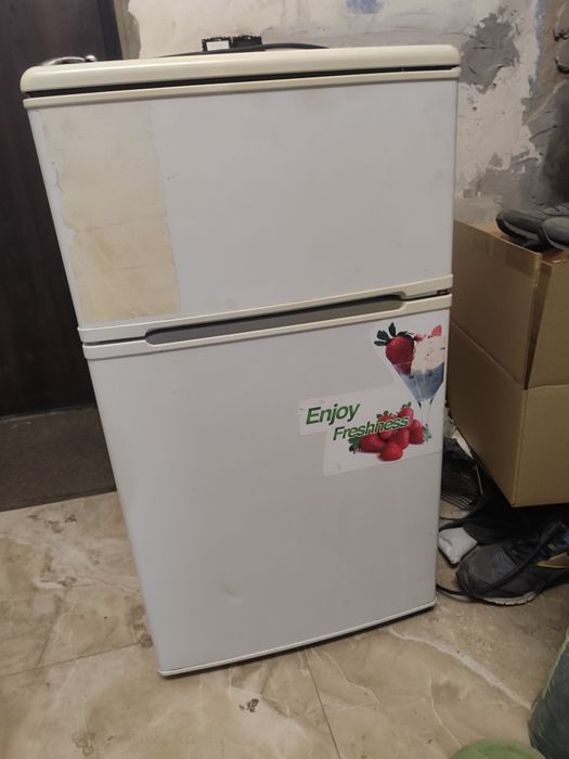 Продам мини холодильник
