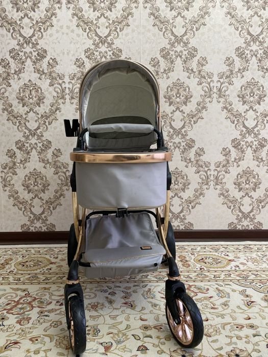 Коляска AIMI почти новая, 1 месяц использования, торг уместен