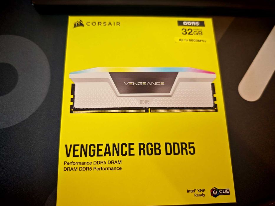 Нова ! Рам памет Corsair VENGEANCE RGB WHITE 32GB (2x16GB) DDR5 6000MHz
