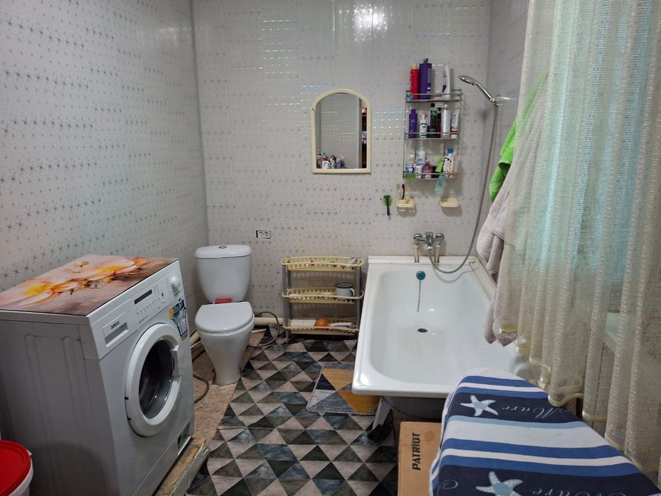 Срочно!!!Продажа полдома,  , торг.