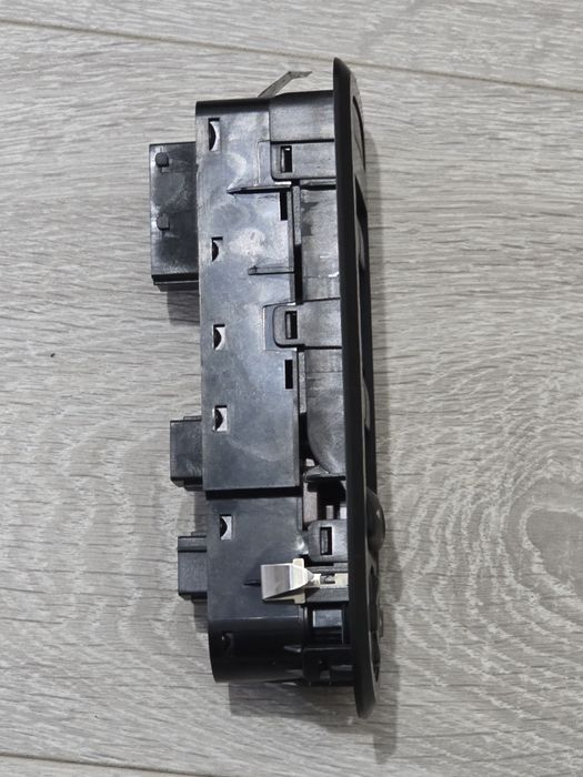 Buton master geamuri electrice 26 pini pentru Peugeot 308 / 508