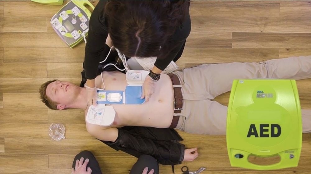 Defibrilator ZOLL AED PLUS - Profesional. Nou !